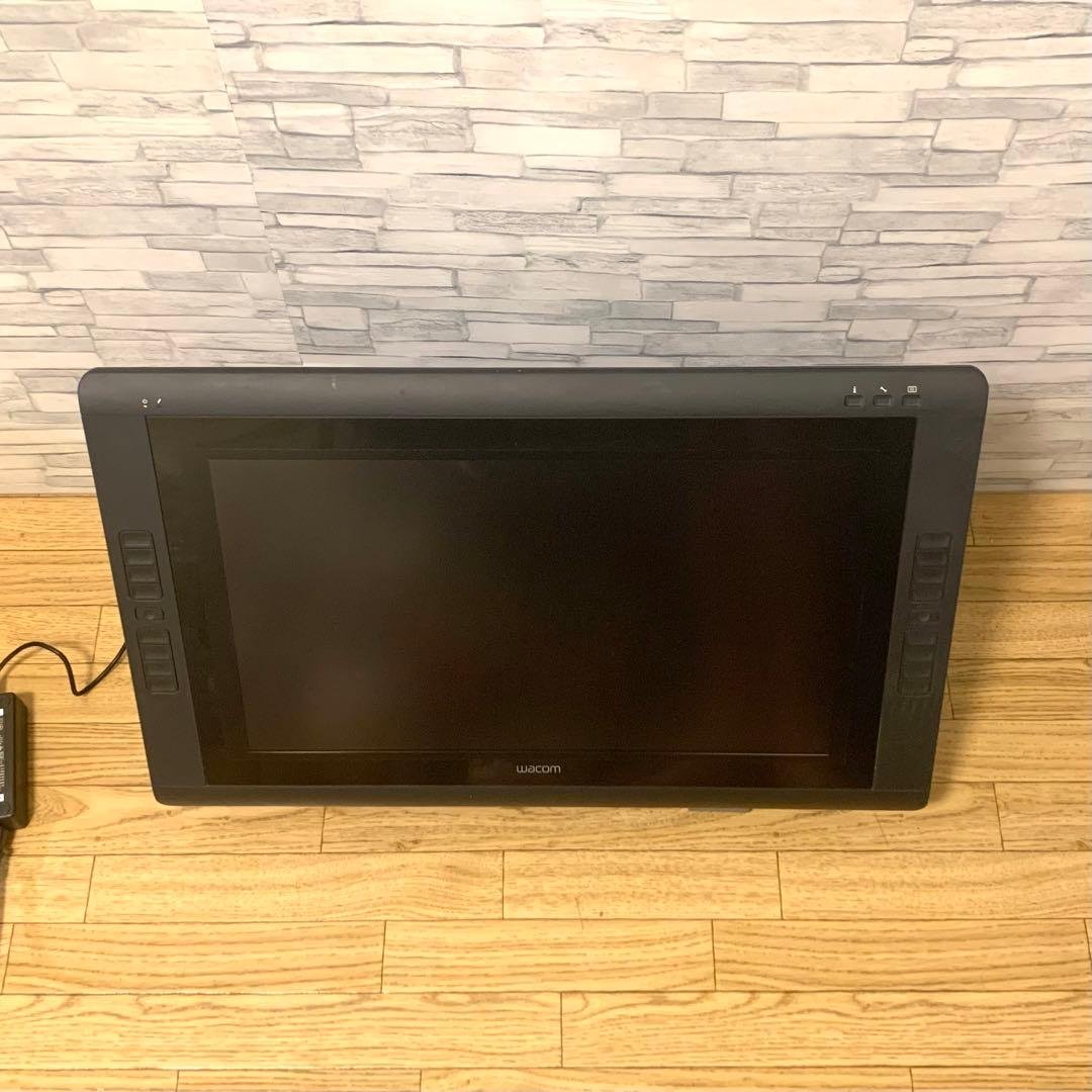 外観美品 Wacom/ワコム 液晶ペンタブレット 22HD DTK-2200/K