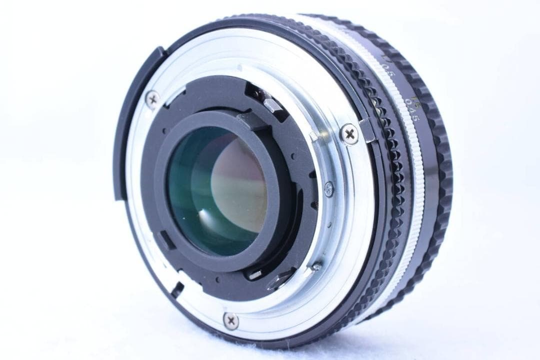 【❄基本の１本！❄】Nikon Ai-s 50mm F1.8 綺麗なボケが出ます